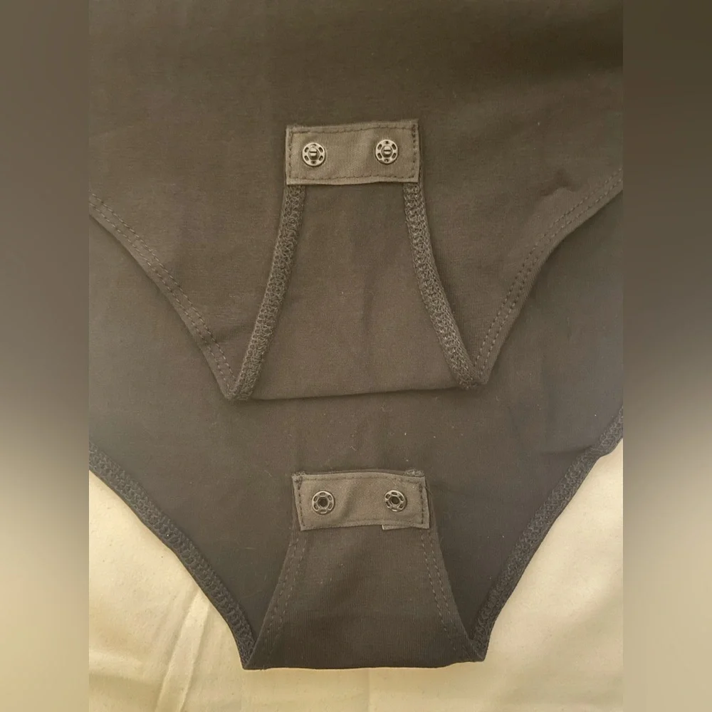 Mangopop Long Sleeve Bodysuit Black Size Medium - Picture 5 of 15